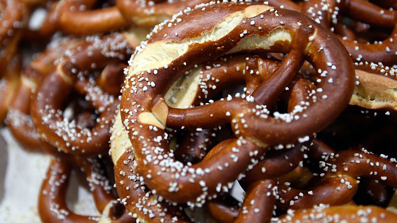 Students served pretzels covered in oven cleaner, lawsuit claims — Johns Creek Schools news